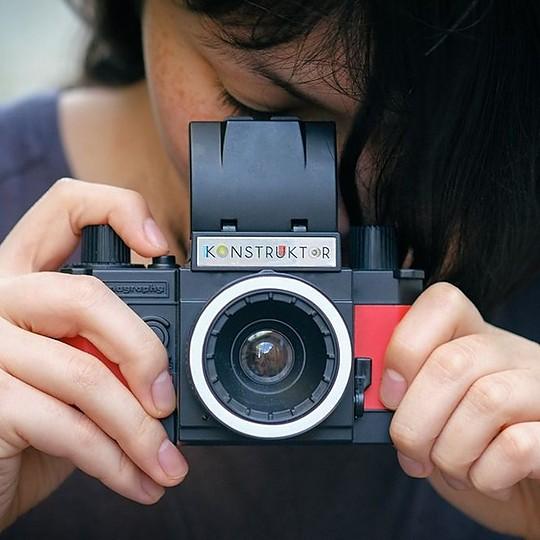 Imagen descriptiva del producto "Konstruktor F: la cámara para construir uno mismo de Lomography"